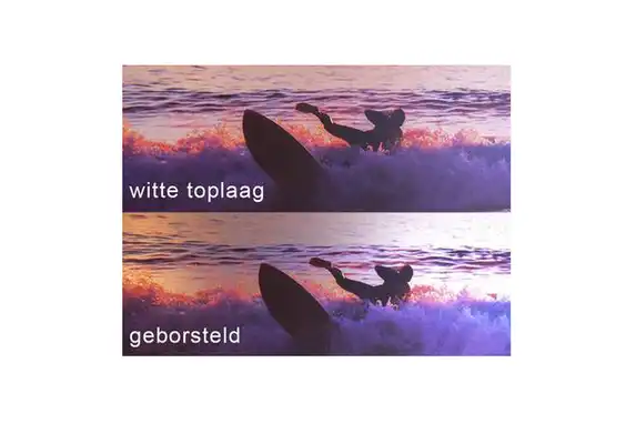 Foto auf Aluminium, weiße Deckschicht und gebürstetes Aluminium.